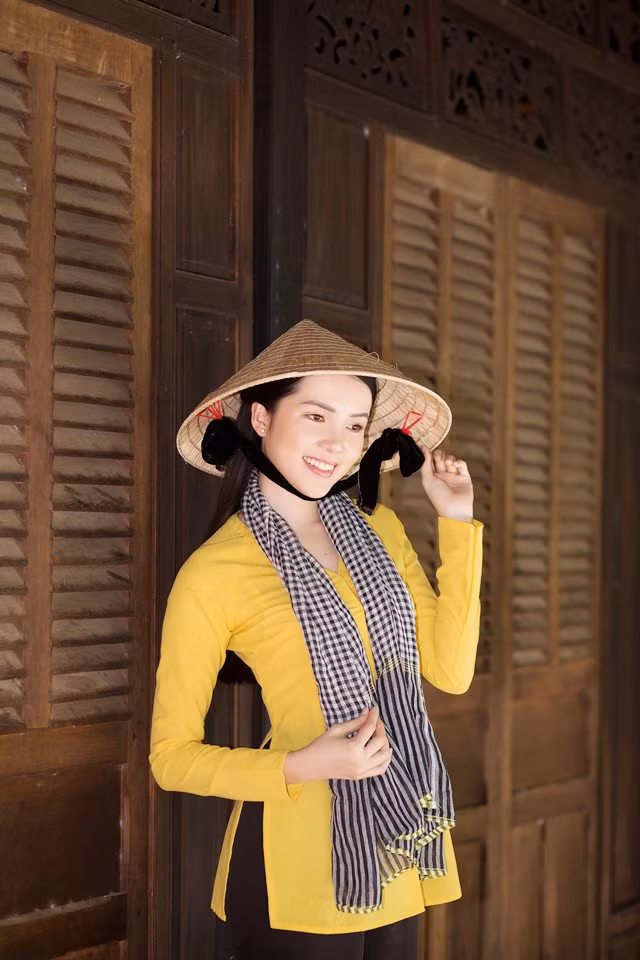 Hoa khôi Thúy Vi dịu dàng “hóa” thiếu nữ thôn quê ảnh 5