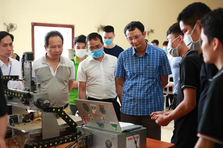 Hưởng ứng, tham gia sôi nổi các cuộc thi ý tưởng sáng tạo các cấp Hưởng ứng, tham gia sôi nổi các cuộc thi ý tưởng sáng tạo các cấp