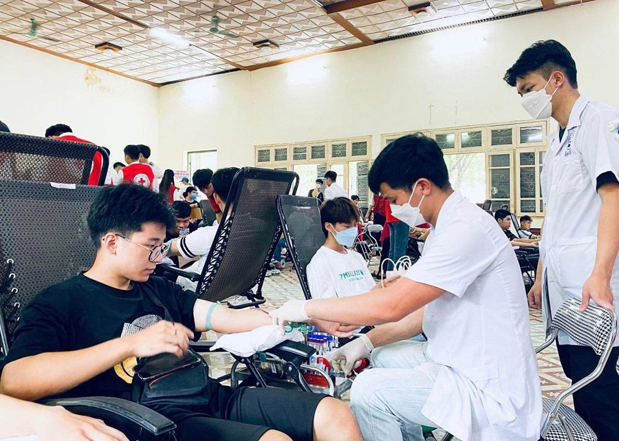 Phát huy vai trò xung kích, tình nguyện của tuổi trẻ vì cộng đồng Phát huy vai trò xung kích, tình nguyện của tuổi trẻ vì cộng đồng