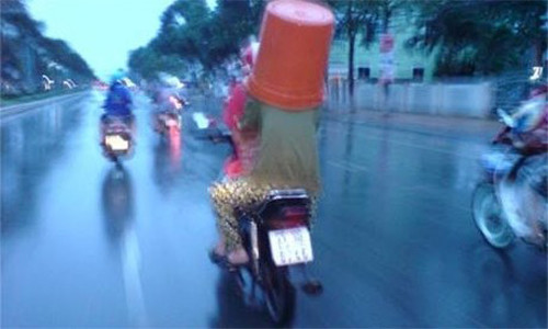 Người đẹp ngủ giữa đường ảnh 5 Người đẹp ngủ giữa đường ảnh 5