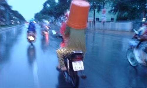 Người đẹp ngủ giữa đường ảnh 5