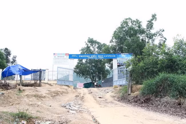 HS bỗng nhiên biểu hiện bất thường: Bệnh không lạ