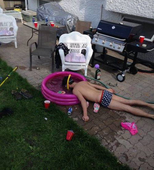 Bơi thế này không sợ đuối nước.