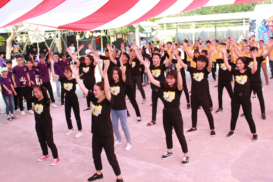 Chương trình diễn ra với nhiều hoạt động sôi nổi, bổ ích.