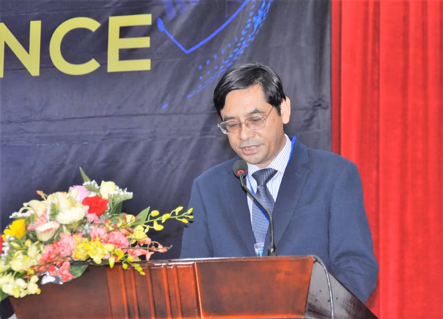 PGS.TS Trần Văn Hòa - Hiệu trưởng Trường ĐH Kinh tế (ĐH Huế) phát biểu tại Hội thảo.