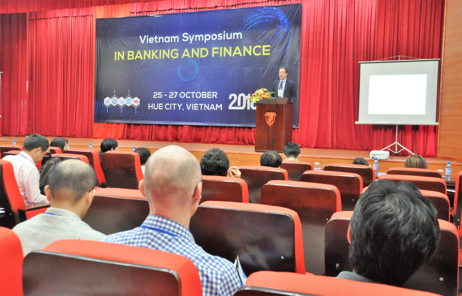 Nhiều vấn đề mới, quan trọng trong lĩnh vực tài chính, ngân hàng được các nhà khoa học, nhà nghiên cứu trao đổi, bàn luận và chia sẻ.