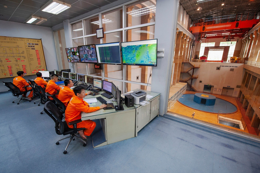 Phòng điều khiển trung tâm Nhà máy thủy điện Bản Vẽ. Phòng điều khiển trung tâm Nhà máy thủy điện Bản Vẽ.
