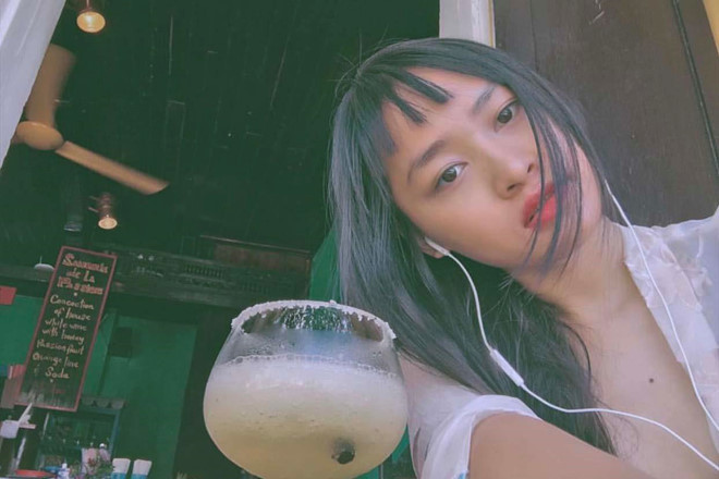 Gu ăn mặc cá tính, nổi loạn của chị gái Á hậu Tường San ảnh 3 Chi gai co gu an mac ca tinh, noi loan hon han A hau Tuong San hinh anh 3