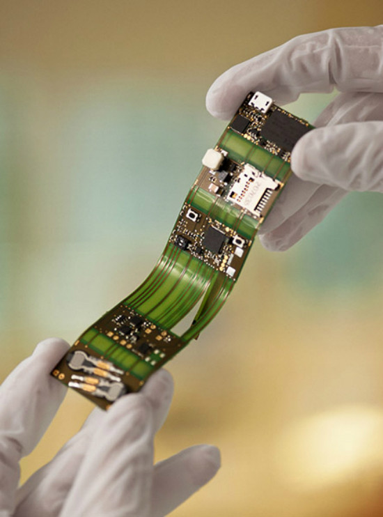 Hệ thống cảm ứng trong vòng taytheo dõi dữ liệu về sức khỏe và chỉ số môi trường bên ngoài của bệnh nhân. Hệ thống cảm ứng trong vòng tay có tác dụng theo dõi dữ liệu về sức khỏe và chỉ số môi trường bên ngoài. Ảnh: HTI