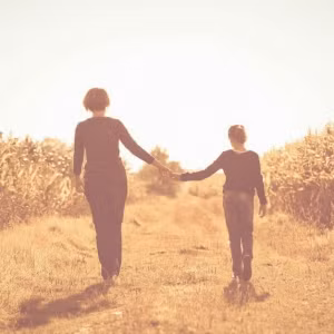 Quat mang, day nghien khi con danh mat do la hanh dong cuc sai lam cua ba me