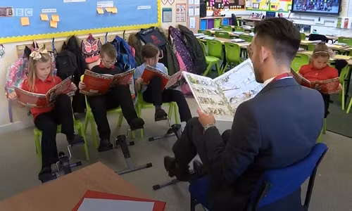 Lo học sinh béo phì, trường học Anh đặt máy đạp xe tại chỗ ngồi