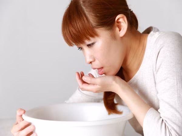 Miệng nhiều nước bọt nguyên nhân do đâu?