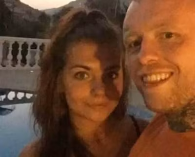 Nữ cai ngục Anh bỏ việc đi du lịch với cựu tù nhân