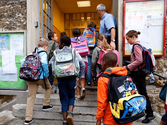 su khac biet thu vi trong ngay tuu truong cua hoc sinh khap the gioi hinh anh 3