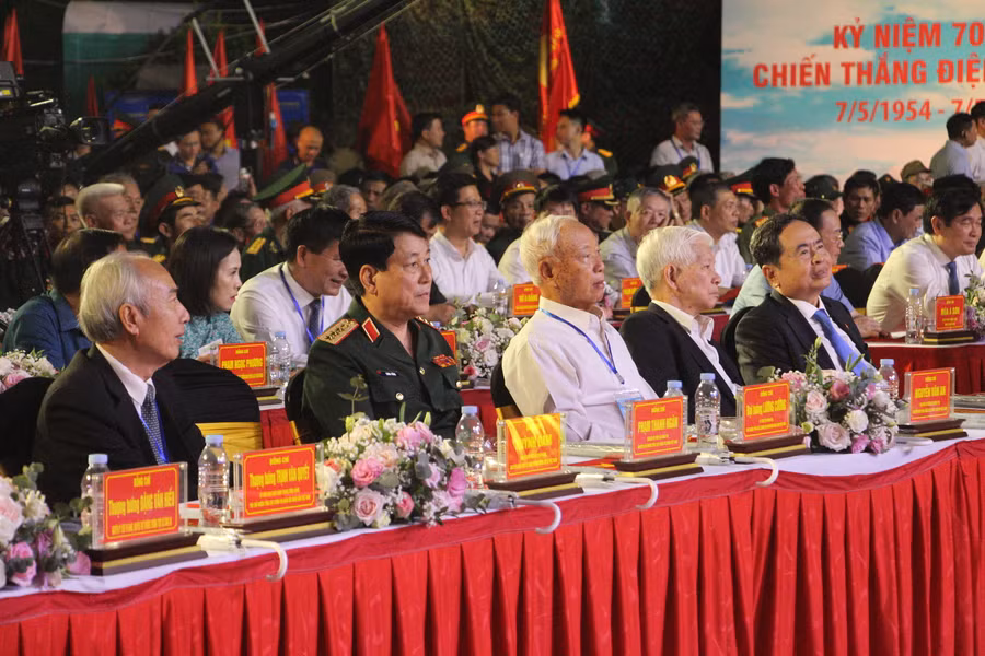 Lãnh đạo Đảng, Nhà nước và nguyên lãnh đạo Đảng, Nhà nước dự điểm cầu tại Điện Biên.