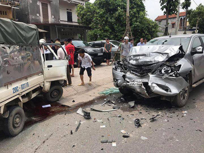 Tài xế tử vong sau cú tông tóe khói, bẹp dúm đầu ở Thái Nguyên