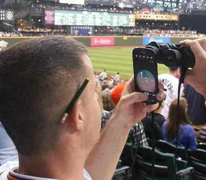 Giải pháp để xem cận cảnh trên sân dễ dàng.