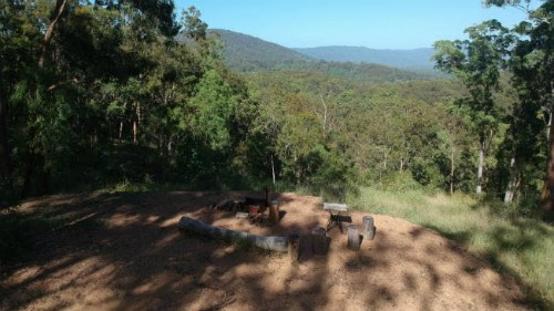 Khu vườn rộng 16,5 ha phía sau nhà Khu vườn rộng 16,5 ha phía sau nhà - Ảnh: News.com.au.