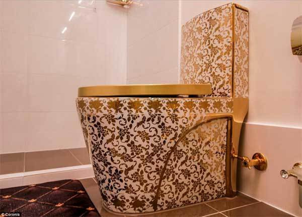 Ngắm ngôi nhà dát vàng từ cổng vào tới toilet
