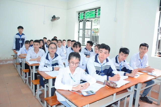 Học sinh Bắc Giang trong giờ học. Ảnh: T.G.