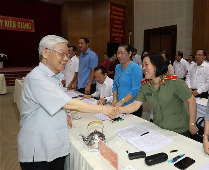 Tổng Bí thư, Chủ tịch nước Nguyễn Phú Trọng làm việc với lãnh đạo chủ chốt tỉnh Kiên Giang ảnh 2 Tổng Bí thư, Chủ tịch nước Nguyễn Phú Trọng làm việc với lãnh đạo chủ chốt tỉnh Kiên Giang ảnh 2