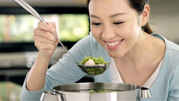 Khi nấu ăn bị mặn hãy cho thứ này vào đảm bảo thơm ngọt, ngon và vừa miệng ngay Khi nau an bi man hay cho thu nay vao dam bao thom ngot, ngon va vua mieng ngay