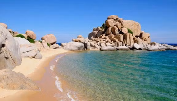 Một điểm du lịch biển tại Ninh Thuận đang được khai thác tiềm năng