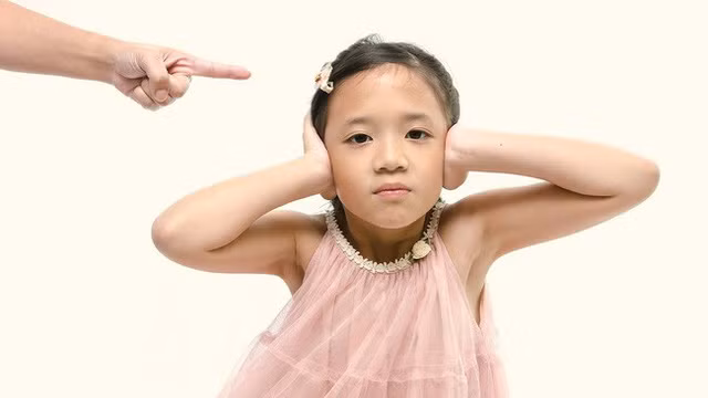 5 câu nói mà cha mẹ rất không nên nói với con cái, đặc biệt là trong những ngày Tết thế này - Ảnh 1.