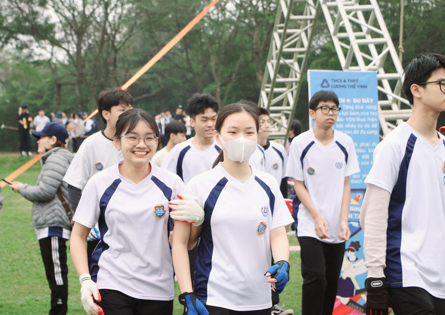 Các vận động viên chuẩn bị tâm thế để tham gia thử thách "chiến binh tranh tài". Các vận động viên chuẩn bị tâm thế để tham gia thử thách "chiến binh tranh tài".