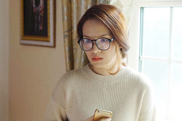 Sau thành công của "Ba đám cưới một đời chồng", Đan Lê tạm ngừng đóng phim để vun vén cho gia đình. Cô trở lại màn ảnh vào năm 2017 vớivai Diễm My trong"Người phán xử". Đây là bộ phim do Khải Anh làm đồng đạo diễn cùng Mai Hiền và Danh Dũng. Trong phim, Diễm My được miêu tả là một cô vợ bất hạnh khi thường xuyên bị chồng Phan Hải (Việt Anh) "cắm sừng", lúc nào cũng u sầu, đau khổ, bỏ bê bản thân. Sau thành công của Ba đám cưới một đời chồng, Đan Lê tạm ngừng đóng phim để vun vén cho gia đình. Cô trở lại màn ảnh vào năm 2017 khi đảm nhận vai Diễm My trong Người phán xử. Đây là bộ phim do Khải Anh làm đồng đạo diễn cùng Mai Hiền và Danh Dũng. Trong phim, Diễm My được miêu tả là một cô vợ bất hạnh khi thường xuyên bị chồng Phan Hải (Việt Anh) cắm sừng, lúc nào cũng u sầu, đau khổ, bỏ bê bản thân.