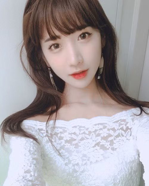 Hot girl Hàn Quốc livestream vài phút kiếm được gần 70 triệu đồng ảnh 2