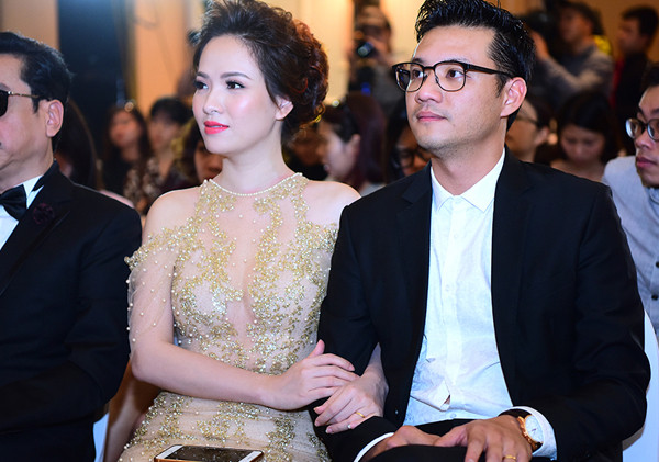 Đan Lê cho biết, ông xã cô chọn diễn viên dựa trên các tiêu chí phù hợp. Nữ diễn viên cảm thấy Khải Anh khó khăn với mình hơn những người khác. Anh từng từ chối không cho Đan Lê tham gianhữngvai vô thưởng, vô phạt trong phim của mình.Dù vậy, Đan Lê nghĩ rằng cô phải cảm ơn chồng vì đã đặt cô vào những vị trí phù hợp. Đan Lê cho biết, ông xã cô chọn diễn viên dựa trên các tiêu chí phù hợp. Nữ diễn viên cảm thấy ông xã khó khăn với mình hơn những người khác. Kể cả những phim anh làm có vai vô thưởng, vô phạt, ai đóng cũng được nhưng anh cũng từ chối khi cô ngỏ lời muốn tham gia. Dù vậy, Đan Lê nghĩ rằng cô phải cảm ơn chồng vì đã đặt cô vào những vị trí phù hợp.