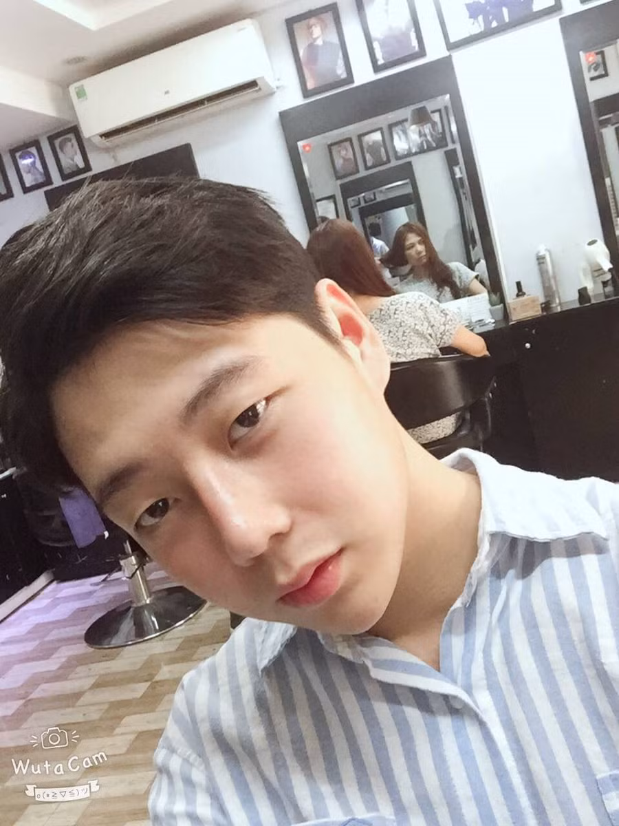 Chàng điều dưỡng đa tài dễ bị nhầm là Oppa Hàn vì quá điển trai, phong cách! ảnh 2