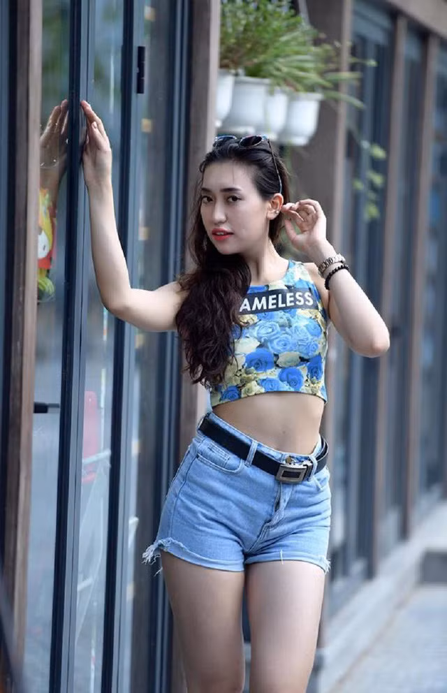 Ngắm một số hình ảnh của top 7 Hoa khôi tài sắc 2016 Hoàng Nhật Linh.