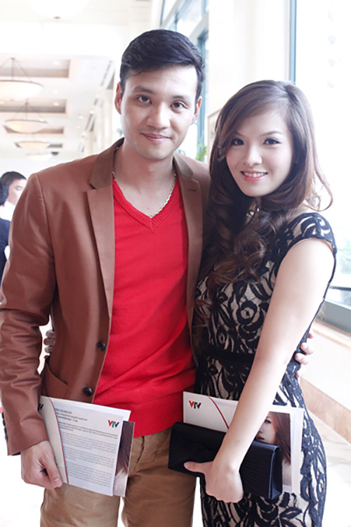 Tại buổi ra mắt phim, Đan Lê cho biết cô gặp áp lực tâm lý rất lớn khi đóng phim do ông xã Khải Anh làm đạo diễn. Tuy nhiên, sự động viên của Khải Anh và toàn bộ ê-kíp đã giúp cô thoải mái bộc lộ diễn xuất trước ống kính. Tại buổi ra mắt phim, Đan Lê cho biết cô gặp áp lực tâm lýrất lớn khi đóng phim do ông xã Khải Anh làm đạo diễn. Tuy nhiên, sự động viên của Khải Anh và toàn bộ ê-kíp đã giúp cô thoải mái bộc lộ diễn xuất trước ống kính.