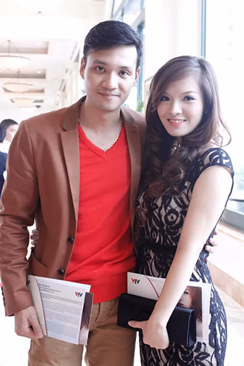 Tại buổi ra mắt phim, Đan Lê cho biết cô gặp áp lực tâm lýrất lớn khi đóng phim do ông xã Khải Anh làm đạo diễn. Tuy nhiên, sự động viên của Khải Anh và toàn bộ ê-kíp đã giúp cô thoải mái bộc lộ diễn xuất trước ống kính.