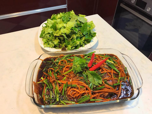 Cá diêu hồng sốt tương đen ngọt lịm cho tối mát trời ảnh 5 Làm bít tết, khoai tây chiên trong nồi không dầu - 11