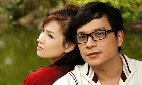 Trong phim "Ba đám cưới một đời chồng", Đan Lê vào vai Ái Vân - một cô gái đa đoan, gặp nhiều trắc trở trong tình yêu. Thời điểm đóng phim này, cô vừa sinh con trai đầu lòng được 3 tháng. Nữ diễn viên đóng cặp với Danh Tùng. Trong phim Ba đám cưới một đời chồng, Đan Lê vào vai Ái Vân - một cô gái đa đoan, gặp nhiều trắc trở trong tình yêu. Thời điểm đóng phim này, cô vừa sinh con trai đầu lòng được 3 tháng. Nữ diễn viên đóng cặp với Danh Tùng.