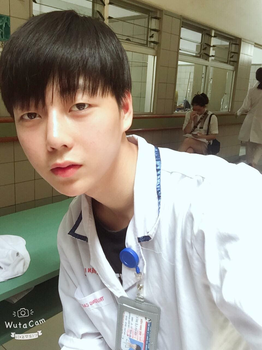 Chàng điều dưỡng đa tài dễ bị nhầm là Oppa Hàn vì quá điển trai, phong cách! ảnh 1 Chàng điều dưỡng đa tài dễ bị nhầm là Oppa Hàn vì quá điển trai, phong cách! ảnh 1