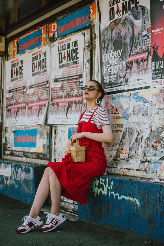 Tạm rời xa những đôi giày cao gót tôn nét kiêu kỳ, giầy thể thao là người bạn đồng hành lý tưởng khi mix đồ dạo phố. Xuống phố cuố tuần với những set đồ trẻ trung - 9