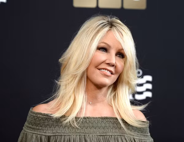  Nữ diễn viên Heather Locklear đã được đưa đến bệnh viện để đánh giá tâm thần sau khi đe dọa tự bắn mình tại nhà 