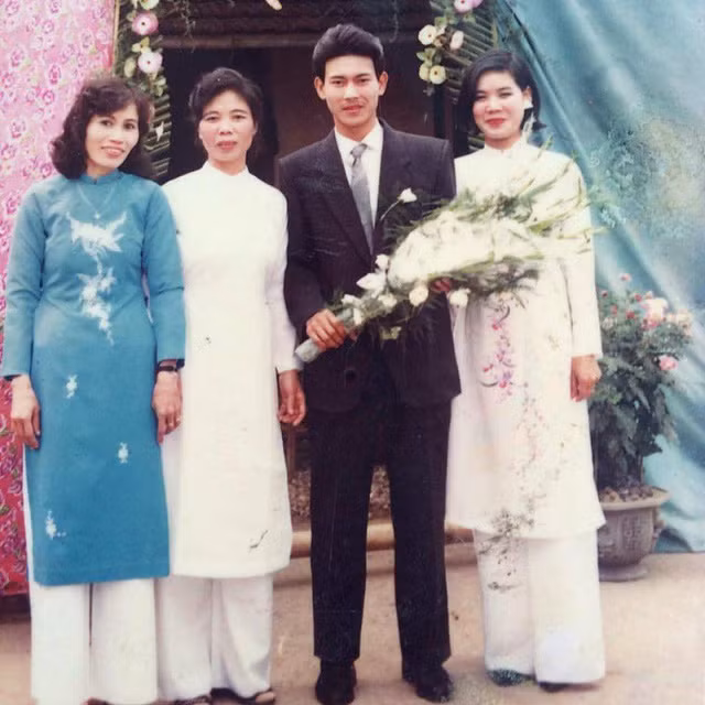 Bức ảnh ngày cưới của chú Nguyễn Công Minh