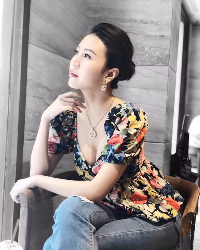  Ngọc Châm hiện sở hữu một cửa hàng thời trang riêng. 