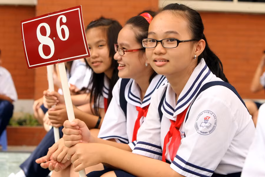 Niềm vui tới trường Ảnh Ngọc Thạch