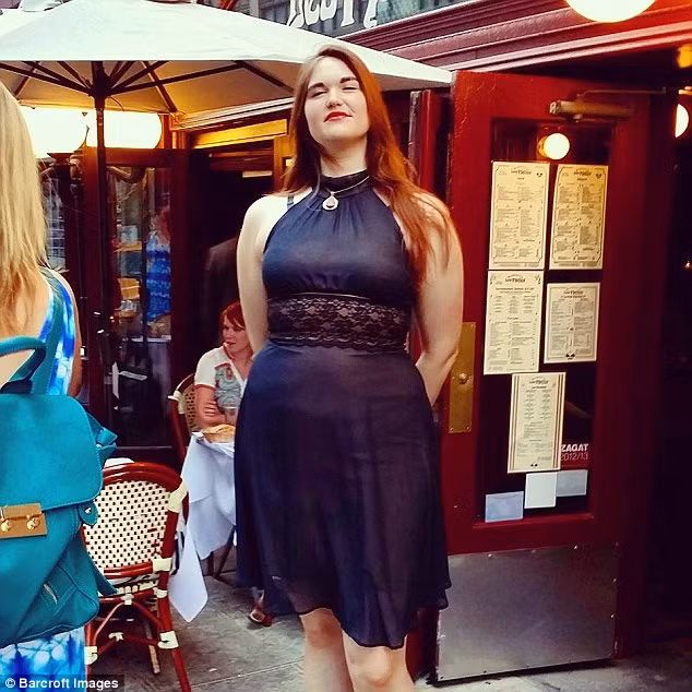 Cô gái khổng lồ cao hơn 2m luôn khiến người khác phải ngước nhìn ảnh 9