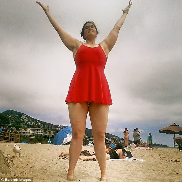 Cô gái khổng lồ cao hơn 2m luôn khiến người khác phải ngước nhìn ảnh 12