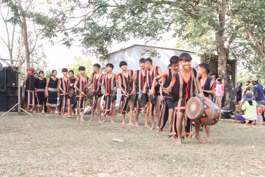 Giao lưu trực tuyến "Truyền lửa văn hóa cồng chiêng từ trong trường học" ảnh 37