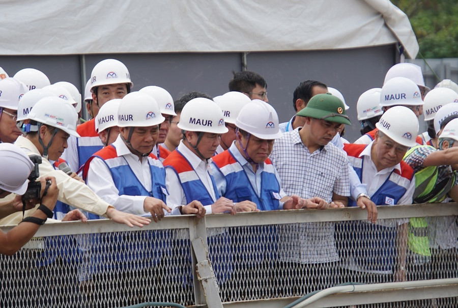 Thủ tướng thị sát tuyến metro đầu tiên của TP.HCM