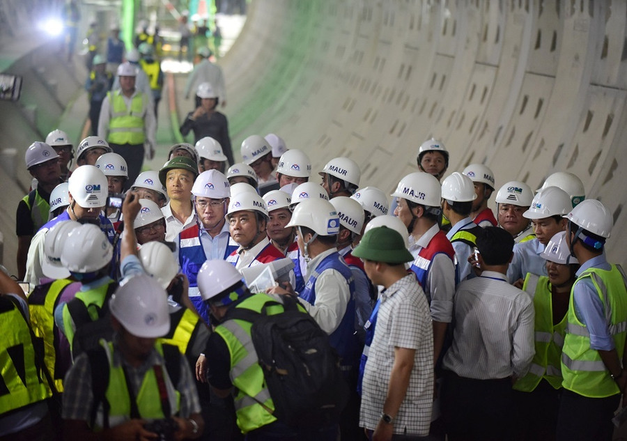 Thủ tướng thị sát tuyến metro đầu tiên của TP.HCM