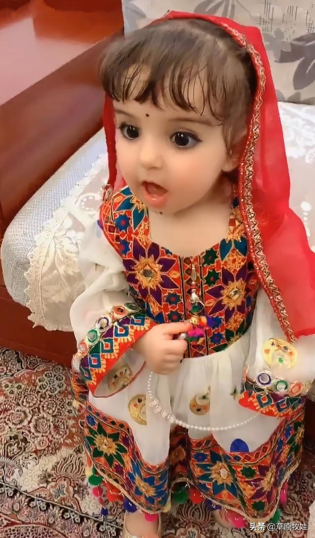 Tiểu mỹ nhân Tân Cương 5 tuổi xinh tựa thiên thần, giống hệt công chúa Jasmine trong Aladdin ảnh 3 Tiểu mỹ nhân Tân Cương 5 tuổi xinh tựa thiên thần, giống hệt công chúa Jasmine trong Aladdin ảnh 3